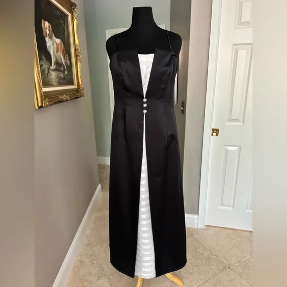 Cachet Vintage Tuxedo Contrast Princess Gown Split Front Evening Gown 16 - Picture 4 of 16